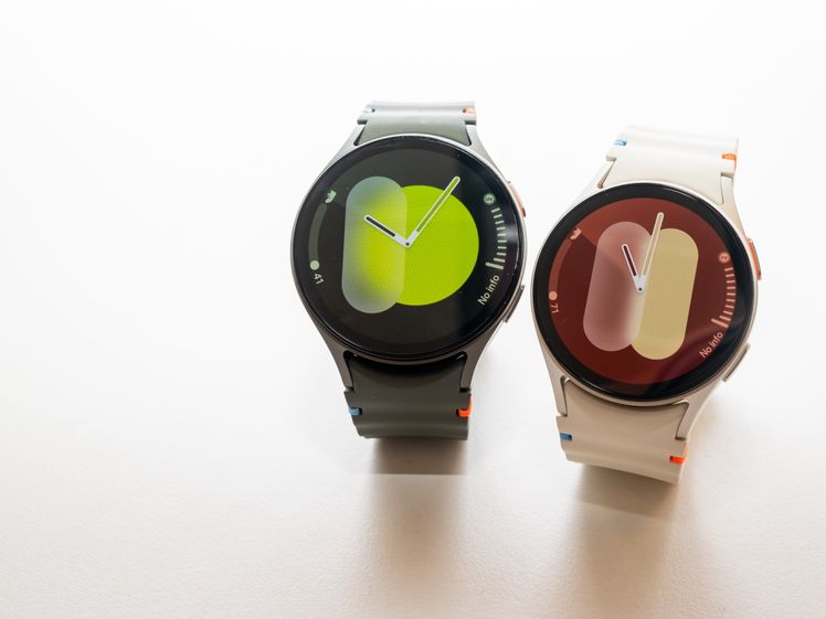 Two Samsung Galaxy Watch 7s side by side 