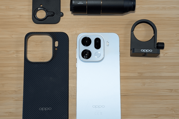 The Oppo Find X9 Pro Has a Crazy-Long Detachable Zoom Lens