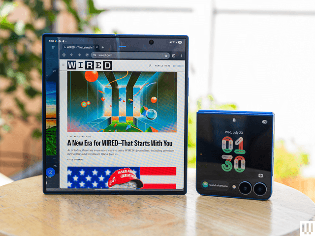 Image may contain: Computer, Electronics, Screen, Mobile Phone, Phone, Computer Hardware, Hardware, Monitor, Laptop, and Pc