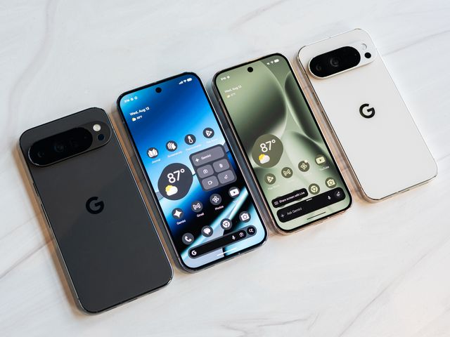 Image may contain: Electronics, Mobile Phone, Phone, and Iphone